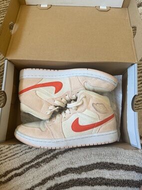 Air Jordan 1 Mid SE Sail/Orange Quartz/White